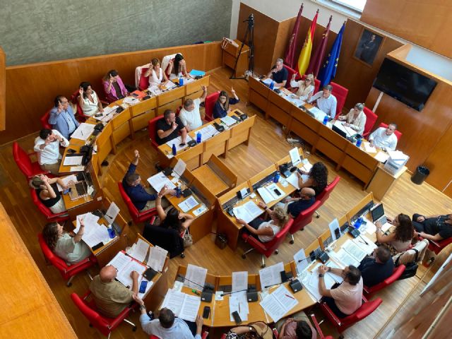 Fulgencio Gil confirma su traición a los comerciantes y hosteleros de Lorca al votar en contra de medidas para compensar las pérdidas económicas por el caos del tráfico en el municipio