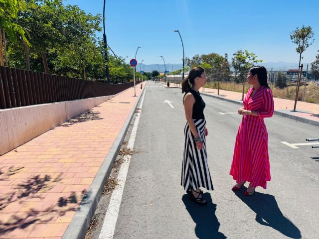 Se abre al público el nuevo vial en el barrio de La Vi&ntilde;a, dentro de la actuación del PERI - 5, que avanza con la recepción de las obras de Urbanización