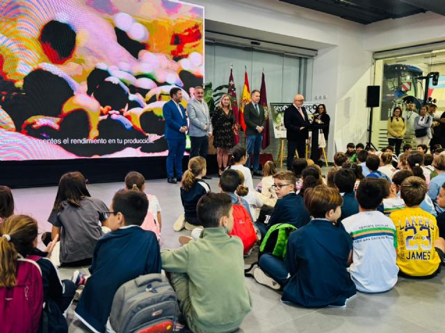 'PP y VOX están usando las redes sociales y la web oficial del ayuntamiento para beneficio propio y excluyen al PSOE de actos institucionales'