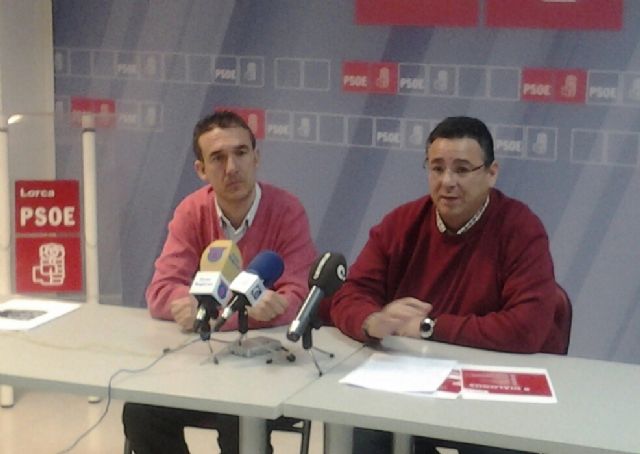 El PSOE lamenta el anuncio de nuevos cierres de comercios señeros en Juan Carlos I