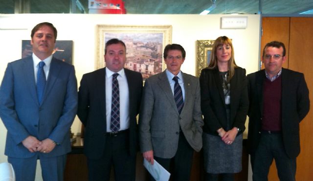 La junta directiva de Amefmur visita al alcalde de Lorca