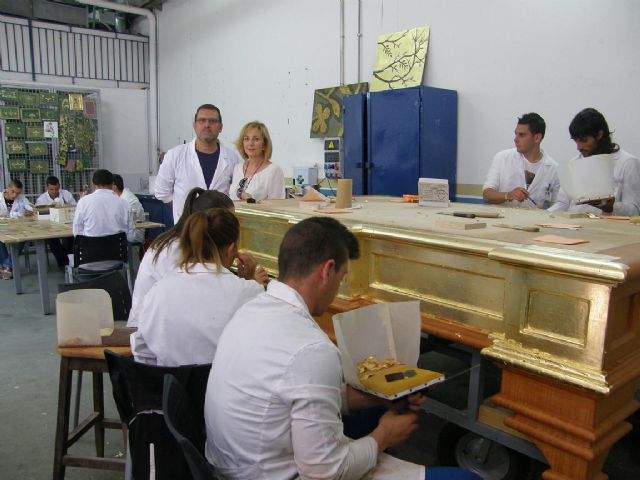 La Concejalía de Empleo del Ayuntamiento de Lorca forma a 12 desempleados en la restauración con dorado y policromía