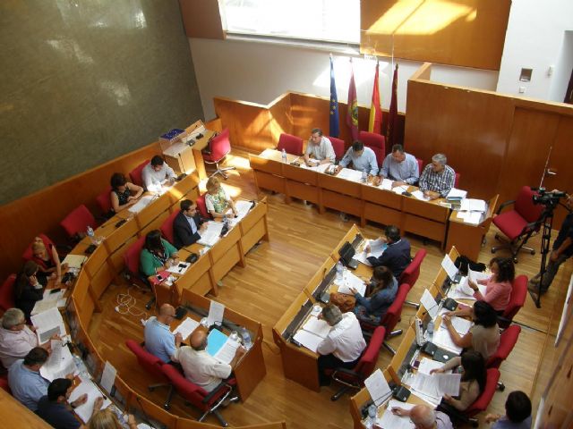 El Pleno aprueba convenio para que el Gobierno Regional invierta 32 millones de euros para remodelar los barrios y principales avenidas de la ciudad