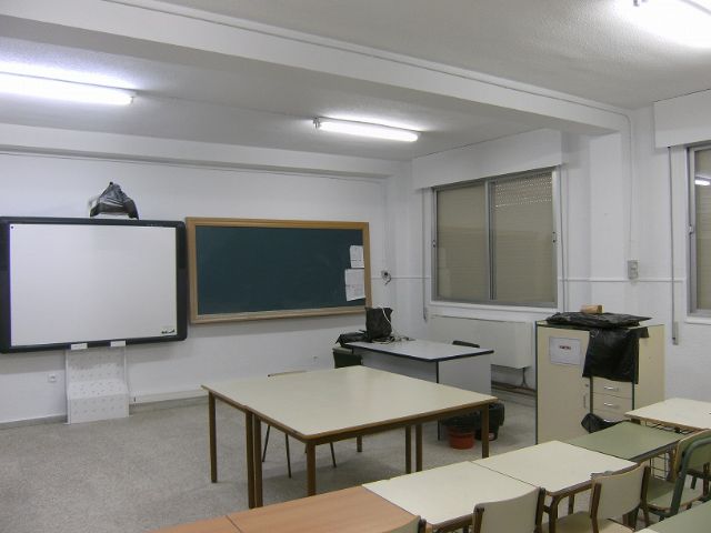 El Ayuntamiento de Lorca termina las obras de rehabilitación del Colegio de La Parroquia, en las que ha invertido casi 19.000 €