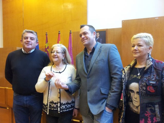 El Ayuntamiento recibe una nueva ayuda solidaria de 5.200 euros por parte de los Mediadores de Seguros