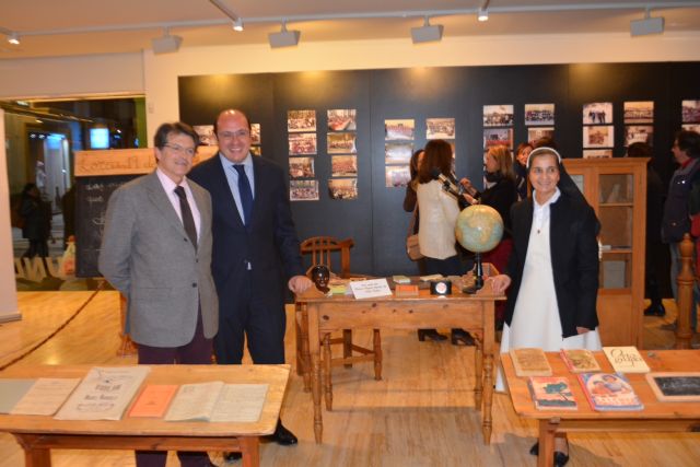 Inauguración exposición centenario Colegio Madre de Dios de las Madres Mercedarias de Lorca