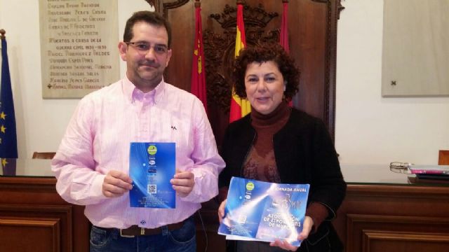 La Asociación de Enfermos de Espondilitis de Murcia anima a los lorquinos con esa enfermedad a acudir este sábado a su I Jornada