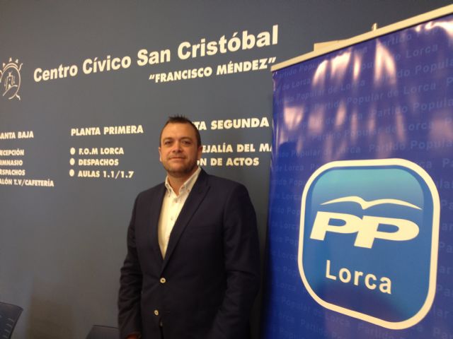 Paco Jódar se compromete a remodelar 58 calles del barrio de San Cristóbal antes de 2017