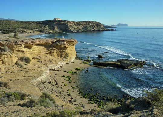 El programa de rutas de senderismo Lorca a pie finaliza con la tradicional ruta de dos días entre Bolnuevo, Puntas de Calnegre y Cabo Cope