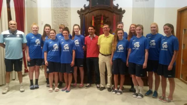 12 jugadoras del equipo junior de la Selección Escocesa de Baloncesto Femenino visitan Lorca por quinto año consecutivo