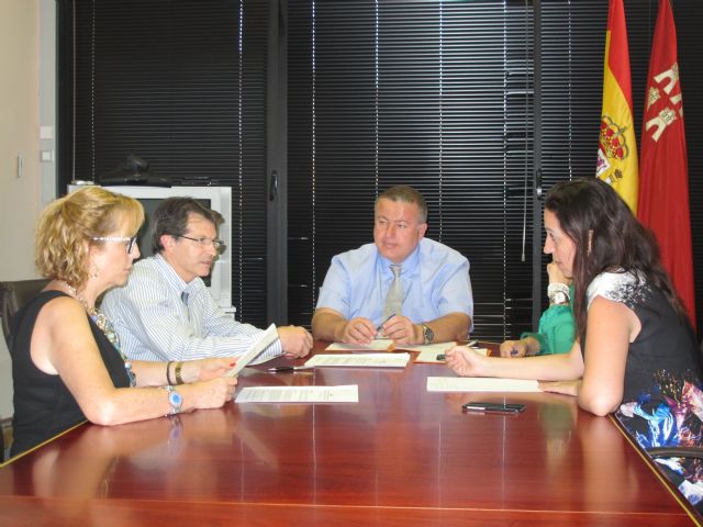 El consejero de Fomento se reúne con el alcalde de Lorca para planificar las prioridades en materia de renovación urbana