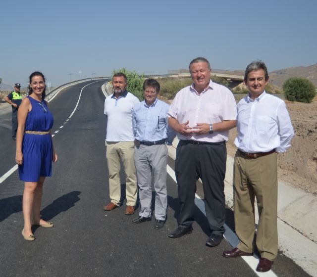La Consejería de Fomento destina 555.000 euros para renovar la carretera que une La Hoya con la N-340