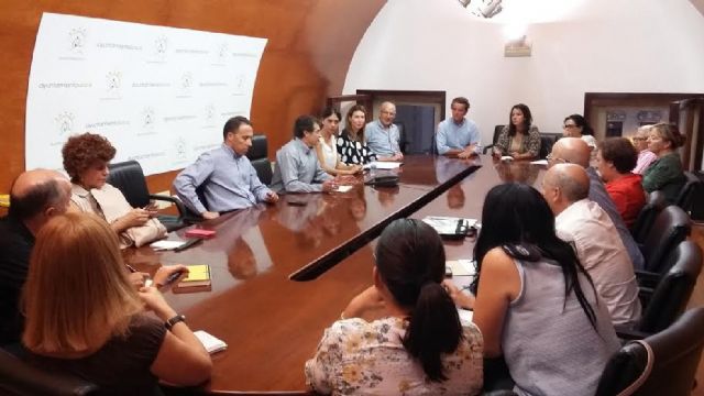 Los cuatro grupos municipales del Ayuntamiento de Lorca acuerdan llevar al Pleno del lunes una moción conjunta para sobre la atención a los refugiados