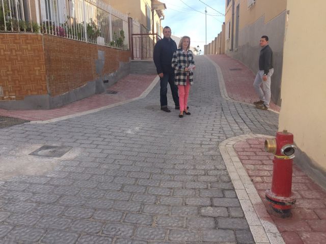 El Ayuntamiento de Lorca concluye las obras de remodelación y ensanchamiento de la Calle Capachas para garantizar el paso de vehículos de emergencia