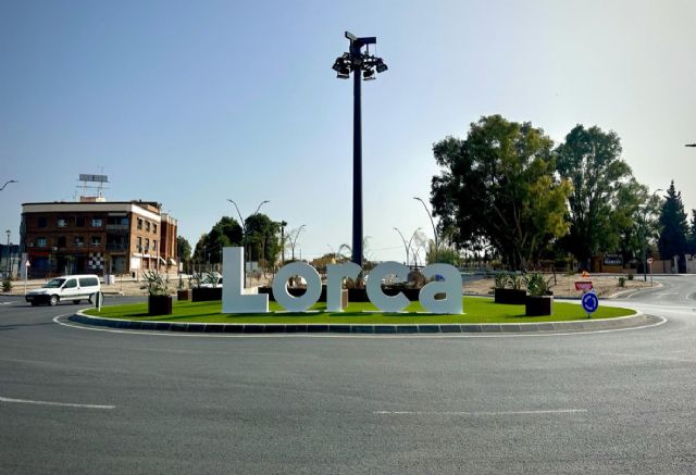La edil de Desarrollo Local desmiente las afirmaciones del PSOE sobre la ubicación y el coste de las letras corpóreas de Lorca