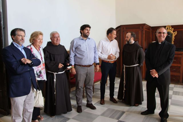 Lorca despide con tristeza a los franciscanos