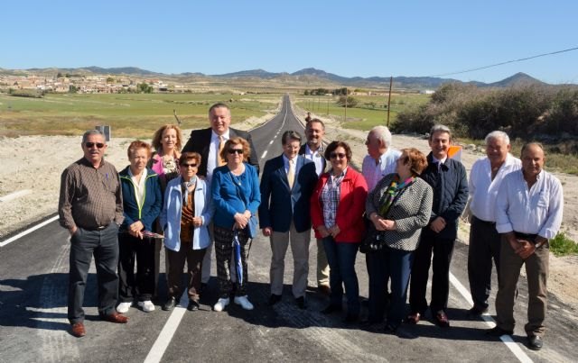 Los vecinos de la pedanía lorquina de Doña Inés ya pueden disfrutar de la renovación de la carretera que enlaza con el resto del municipio