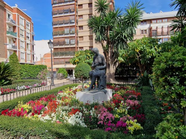El Ayuntamiento de Lorca inicia la plantación de más de 11.000 plantas en flor