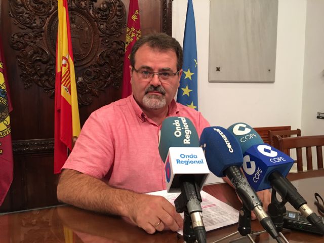 El PSOE denuncia que la CARM sigue debiendo más de 677.000 euros a la Mesa Solidaria después de seis años de los terremotos