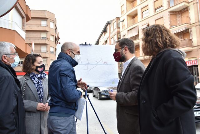 El alcalde de Lorca presenta el proyecto de remodelación de Jerónimo Santa Fe, que viene a completar la renovación de la ciudad desde Santa Clara hasta La Viña