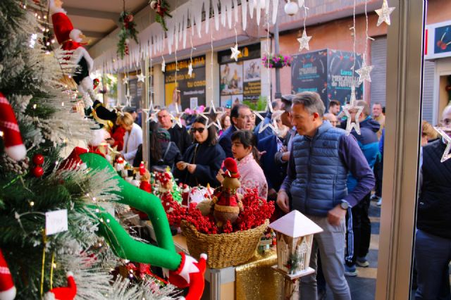 Éxito del Mercado Navideño de Lorca en su jornada de inauguración