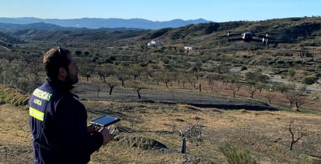 Diez personas, cuatro vehículos y un dron forman parte del dispositivo municipal puesto en marcha para la búsqueda del vecino de Lorca desaparecido este pasado lunes en Vélez Rubio