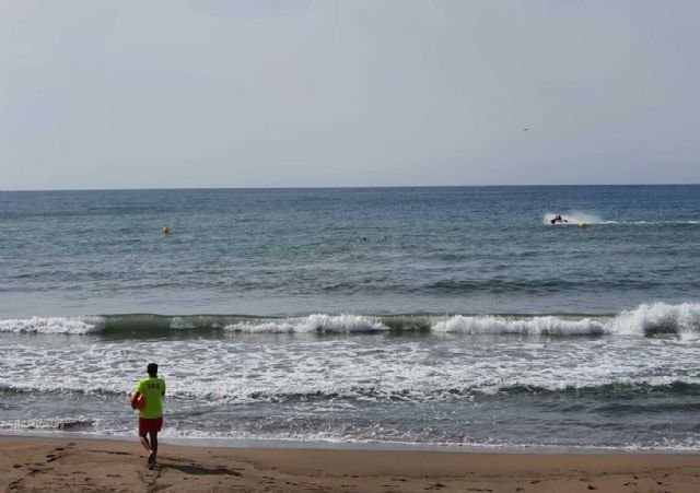 El Plan de Vigilancia y Rescate en las playas de Lorca cierra el mes de julio con medio centenar de intervenciones