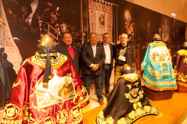 El Paso Azul estrenará la nueva Caballería de los Exploradores y la renovación de las Profetisas Egipcias en un año de récord para el taller de bordados