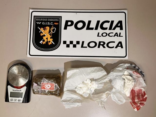 La Policía Local detiene a dos personas por tráfico de drogas en Lorca