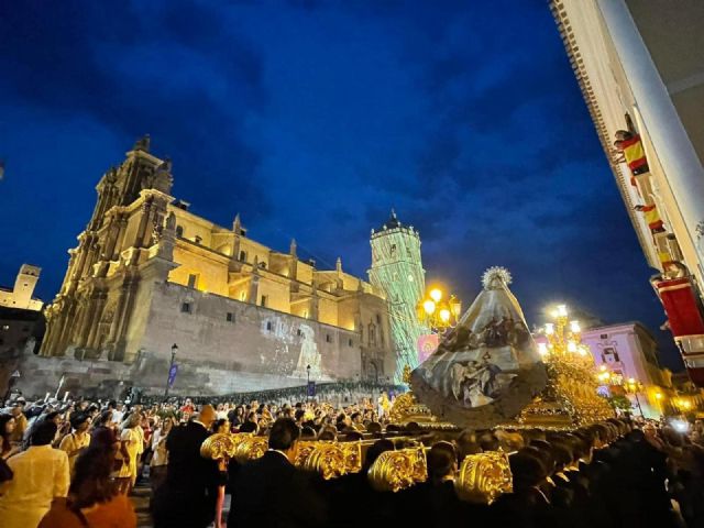 El Paso Blanco celebra el XXVI Aniversario de la coronación de la Virgen de la Amargura
