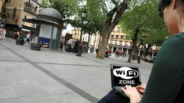 IU-Verdes Lorca pide que las plazas y edificios  municipales sean puntos 'WiFi'