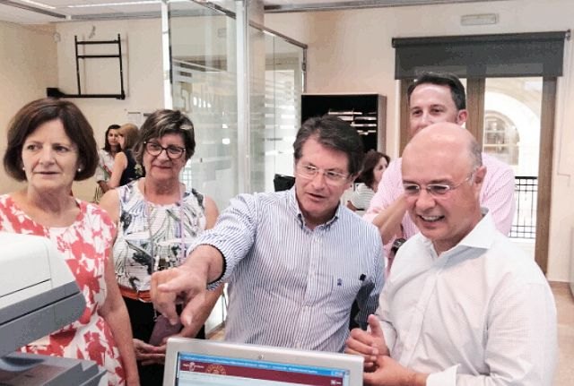 Hacienda anuncia la adhesión de Lorca al registro virtual de digitalización de documentos y destaca la labor de su oficina de atención al ciudadano