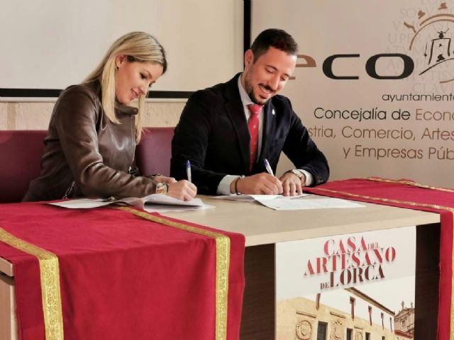 Comunidad y Ayuntamiento firman un convenio para la puesta en marcha de la Casa del Artesano de Lorca