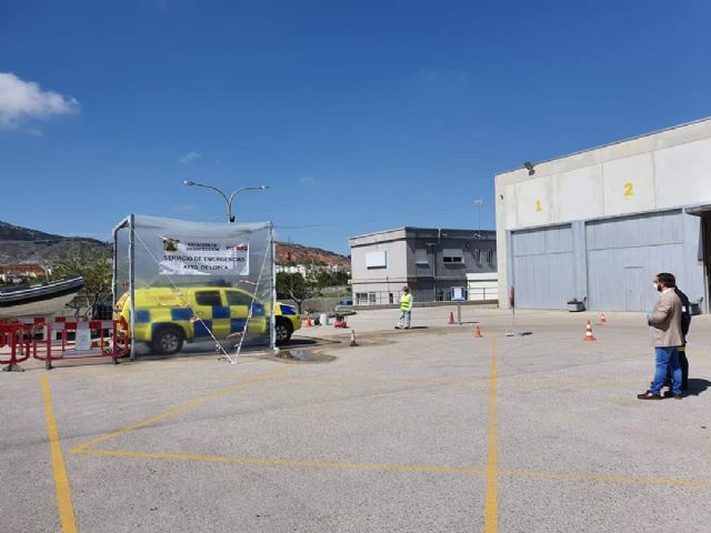 Más de 200 vehículos de emergencias, seguridad y sanitarios han pasado ya por la Estación Integral de Desinfección 'Lorca 360'