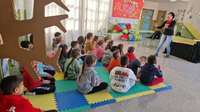 700 escolares han participado en las actividades enmarcadas en la programación de la Feria del Libro de Lorca