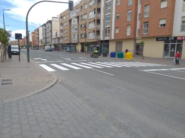 El Ayuntamiento llevará a cabo trabajos de mejora de la señalización horizontal de la Avenida Juan Carlos I