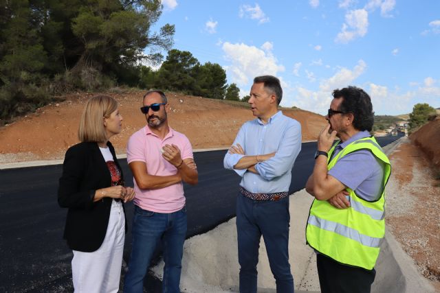 Las obras de mejora integral de la carretera de Zarzadilla de Totana concluirán este mes, gracias a una inversión superior a los 3 millones de euros