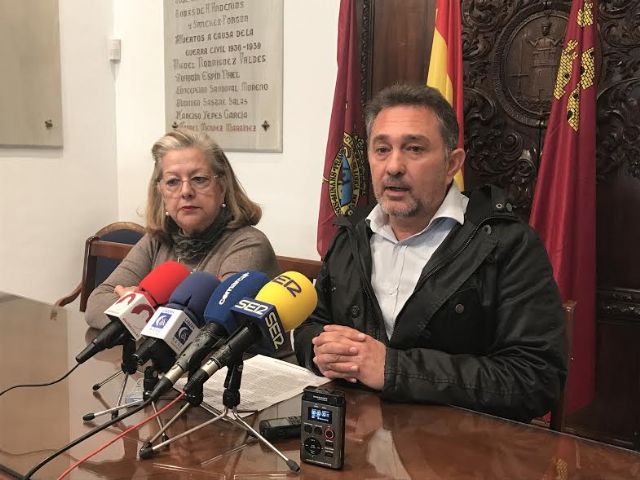 El Ayuntamiento de Lorca invierte 42.000 euros en actuaciones de emergencia para eliminar los desprendimientos provocados por las precipitaciones en los accesos al Castillo