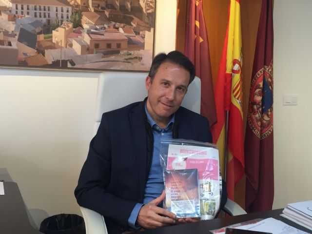Lorca se suma al proyecto Bookcrossing liberando por San Valentín 40 libros para que sean compartidos y traspasen fronteras