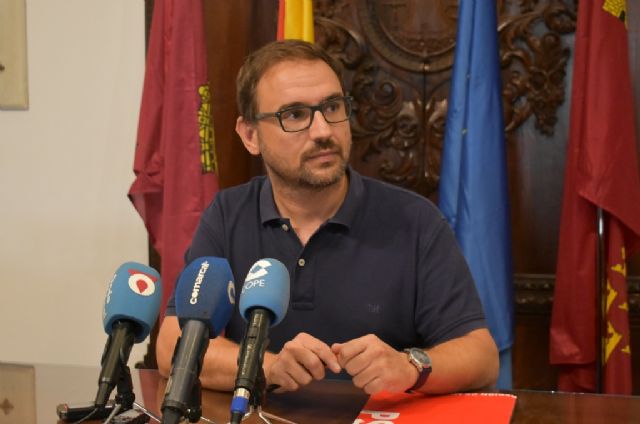 El PSOE exige la apertura inmediata de la plantas cerradas por el PP en Rafael Méndez ante la falta de camas disponibles para ingresos
