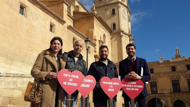 El Ayuntamiento y Hostelor ponen en marcha la campaña de concienciación ciudadana 'Lorca limpia te enamora'