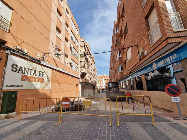 El Ayuntamiento de Lorca inicia los trabajos de renovación de aceras en la Calle Predicador Juan Antonio Malo