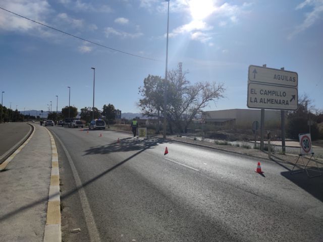 La Policía Local de Lorca lleva a cabo un amplio despliegue de efectivos durante este pasado fin de semana en el que se comprueba una bajada generalizada de las conductas incívicas