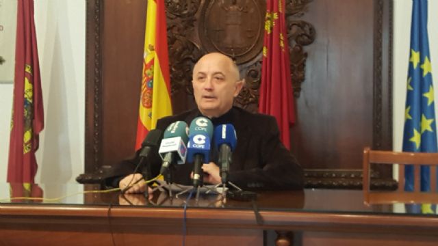 Antonio Meca pide al equipo de Gobierno que elimine la mayoría de los semáforos en Juan Carlos I por ser innecesarios