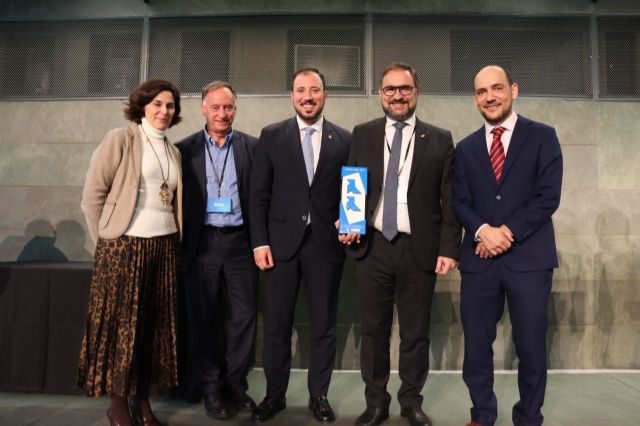 Lorca recibe dos 'Pajaritas Azules', el mayor galardón nacional en materia de reciclaje de papel y cartón