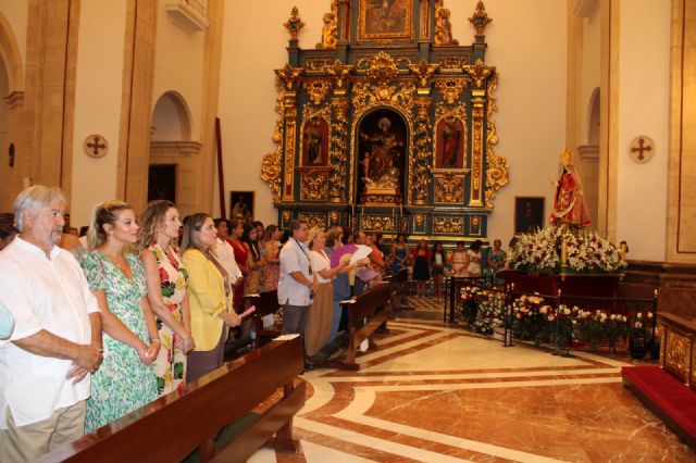 Cientos de personas acompañan a la Virgen del Cisne en su peregrinar por el casco antiguo de Lorca