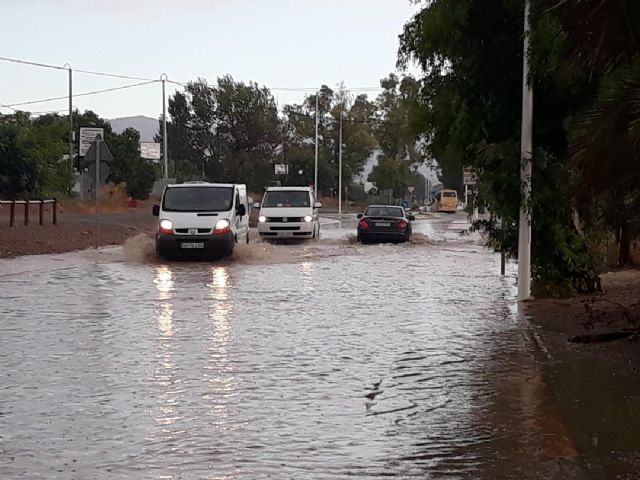 IU-Lorca denuncia una nueva inundación de la antigua carretera de Águilas tras las lluvias de ayer