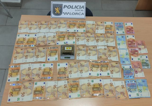 La Policía Local de Lorca detiene a una persona por un presunto delito contra la salud pública