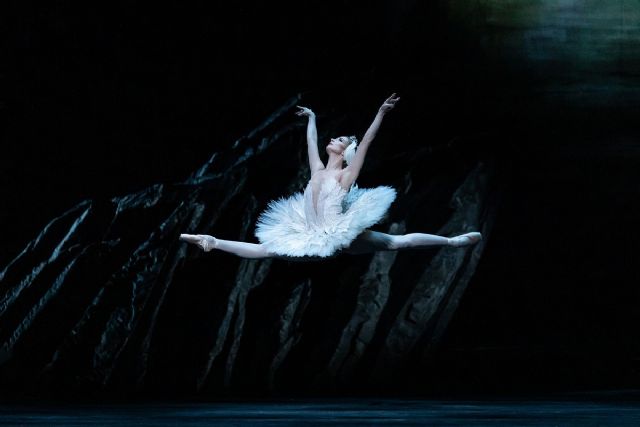 'El lago de los cisnes' del Royal Ballet llega a Lorca, en directo desde Londres