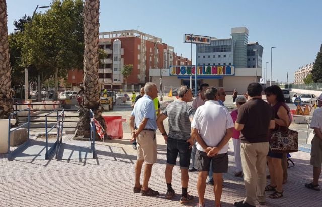 El PSOE exige al Alcalde que dé marcha atrás en su intención de eliminar más de un centenar de plazas de aparcamientos en Alameda de Cervantes